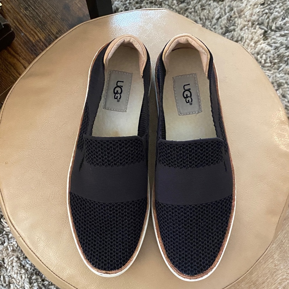women's Ugg black Sammy knit w/ leather accent shoes flat sneakers size 7.5